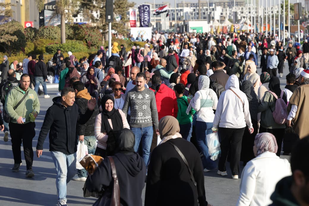 أكثر من 750 ألف زائر في ثامن أيام معرض القاهرة الدولي للكتاب